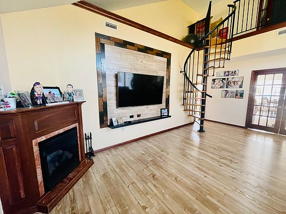4th image of 25 Plumtree Rd #2