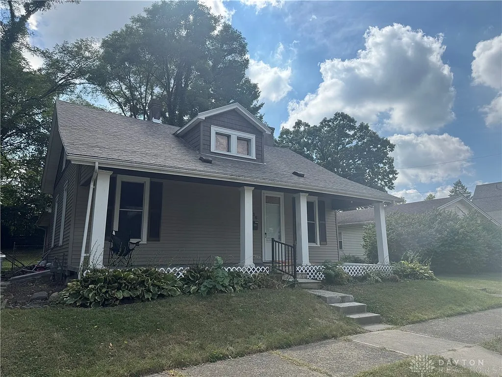 736 Park Ave photo 1