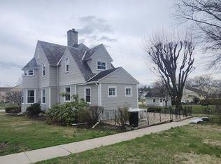 1640 Walnut Ave, Oreland, PA 19075