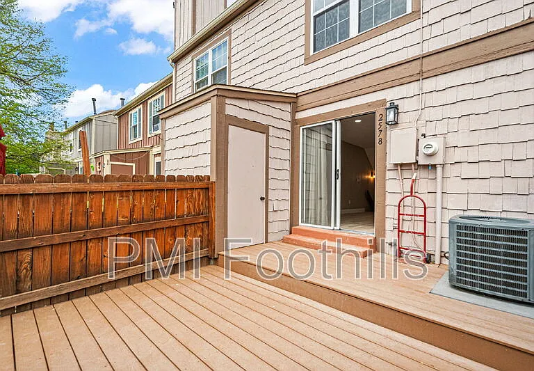 2578 E Nichols Cir — Photo 22