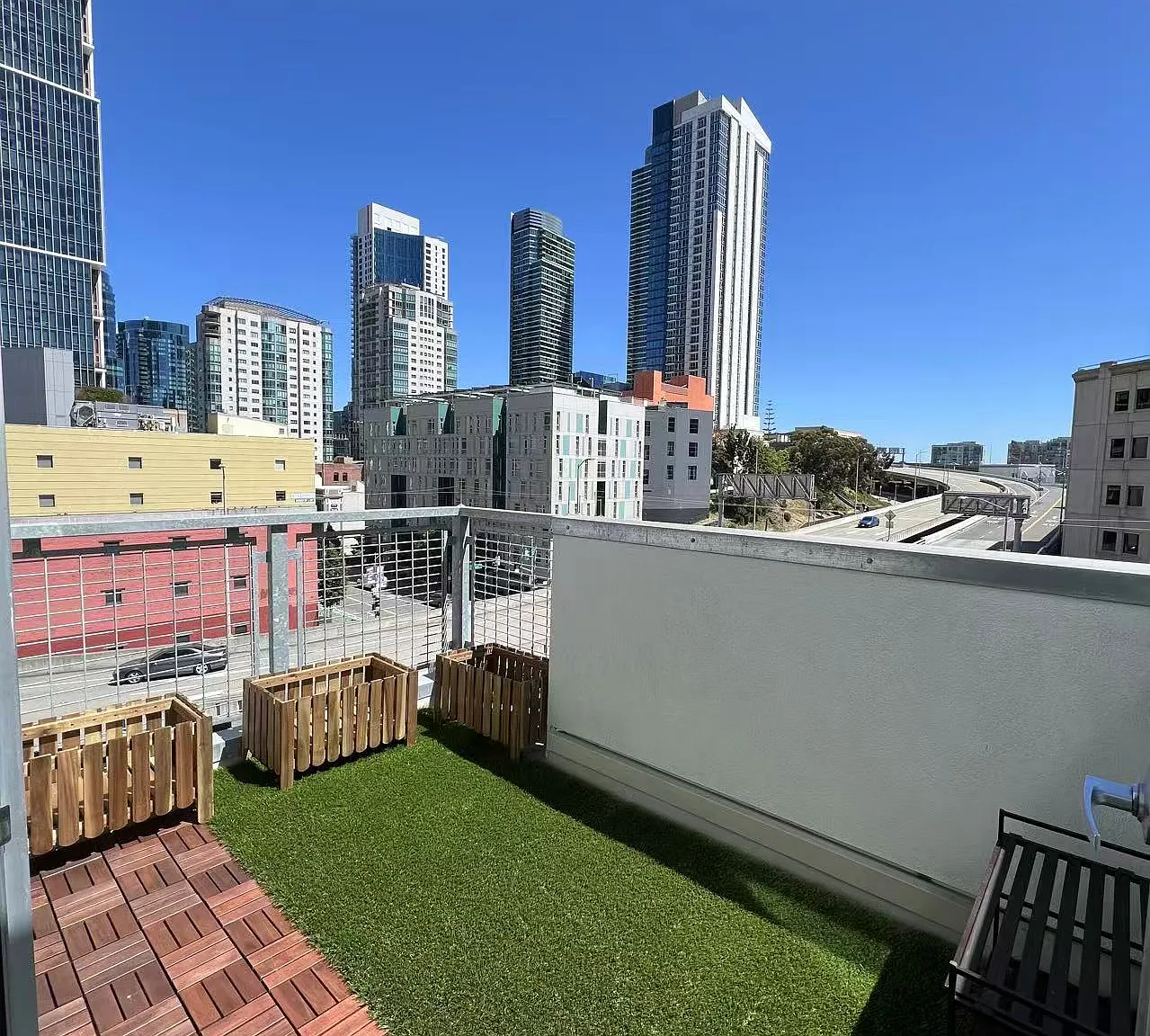 1 bed, 1.5 bath, 886 sqft, $4,950 — Photo 3