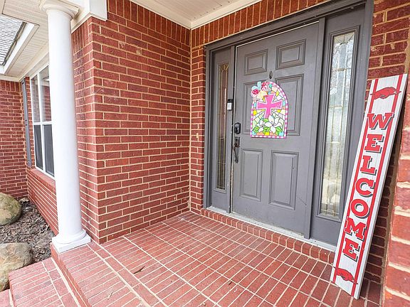 2nd image of 21 Burke Rd