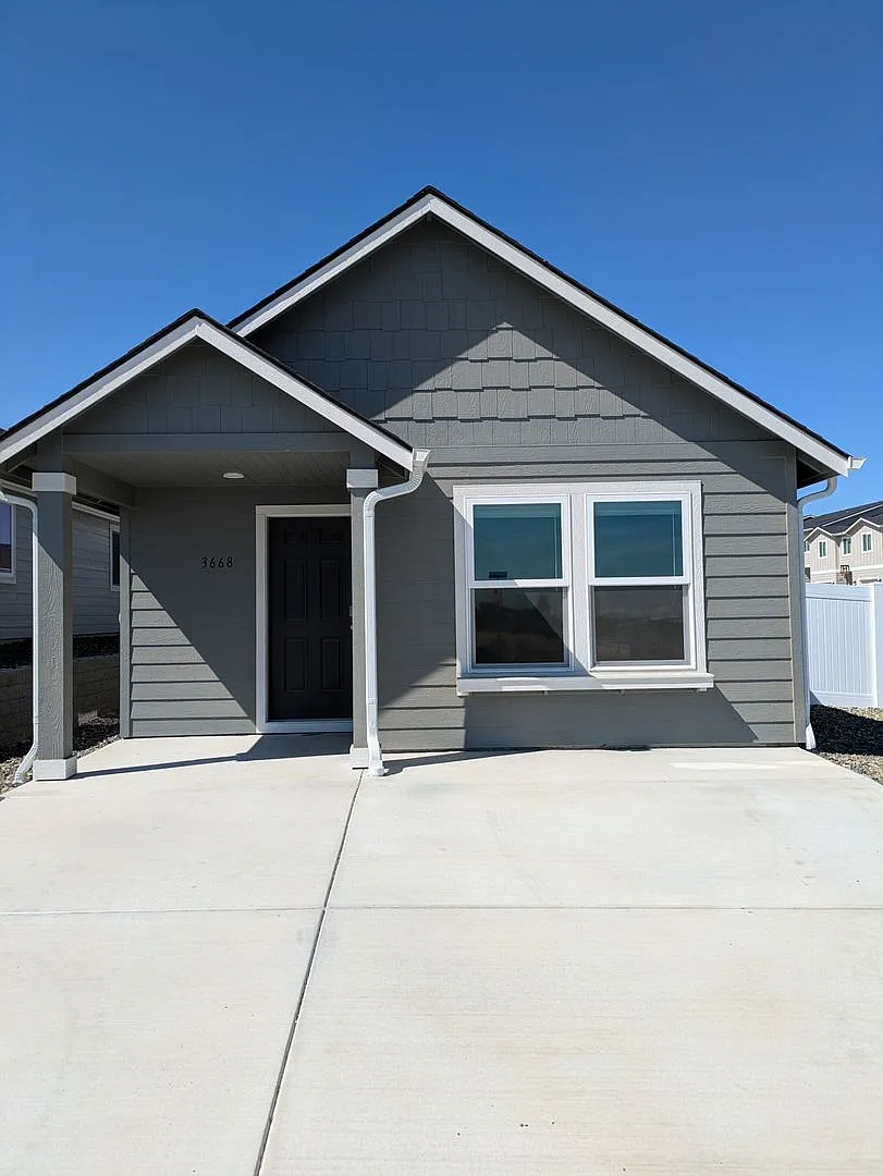 Brand new 3 bedroom/2 bathroom ready for move in — Photo 1