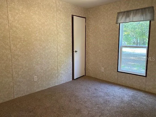 877 SE 38th Way — Photo 11