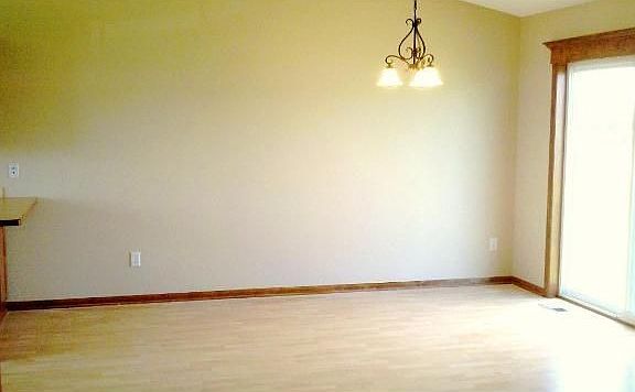 4th image of 1505 Park View Ln NE