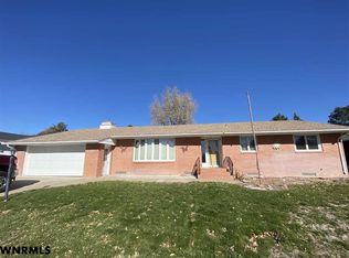 737 Valley View Dr, Scottsbluff, NE 69361