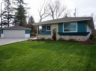 N84W18391 Seneca Ct, Menomonee Falls, WI