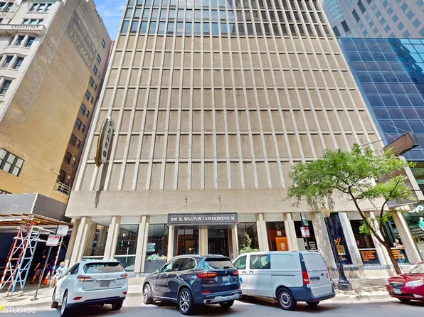 100 E Walton St APT 14D, Chicago, IL 60611