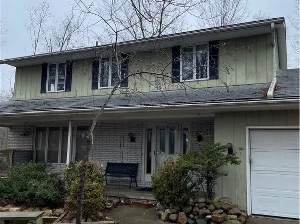 2039 Ledge Rd, Hinckley, OH 44233