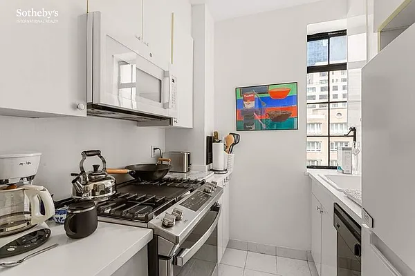 Rented by Sotheby's International Realty | media 7