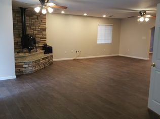 670 E Davis St, Pixley, CA 93256
