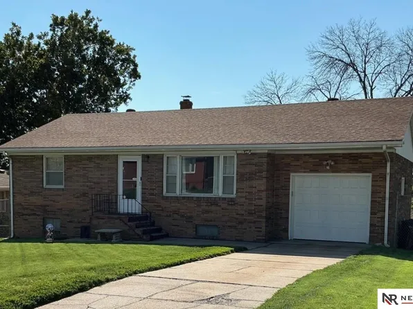 804 N 5th St, Bellevue, NE 68005