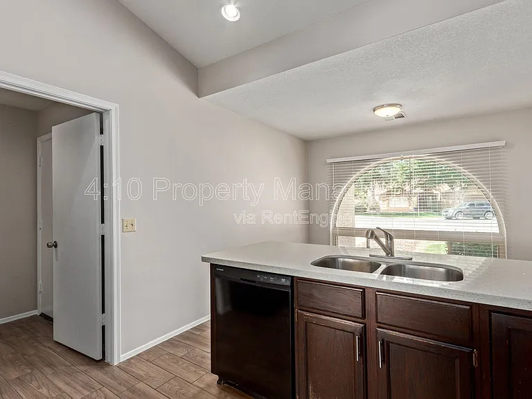 2381 W Redwood Dr — Photo 14