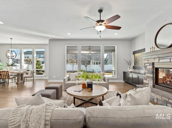 8319 W Sparks Lake Dr, Boise, ID 83714