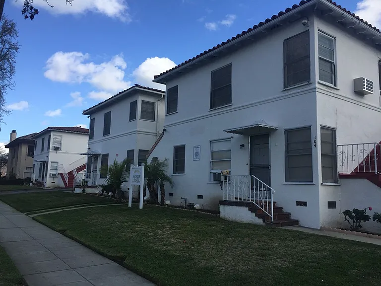 Evans Apartments — Photo 56