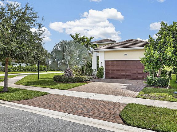 4th image of 16065 Key Biscayne Lane