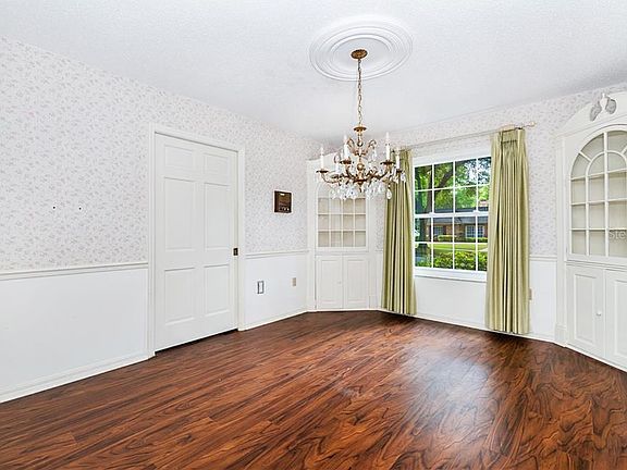 2nd image of 3621 Northglen Dr #1