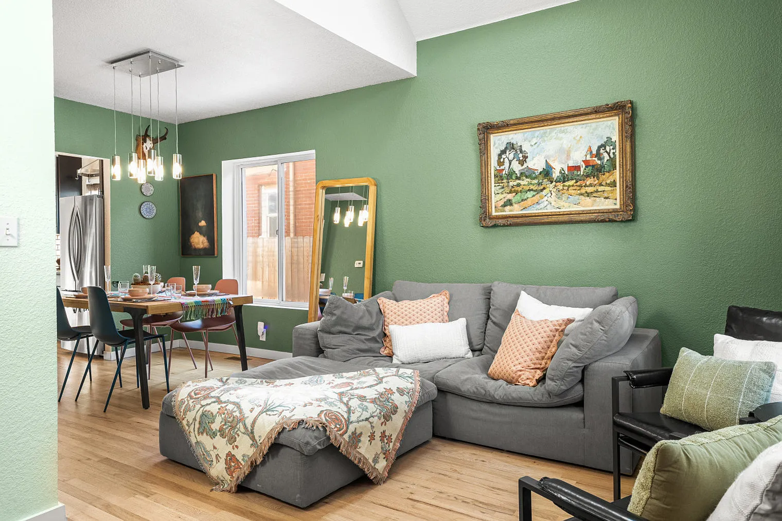 3 bed, 2.0 bath, 1194 sqft, $5,308 — Photo 1