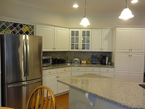 3rd image of 1423 N Plantation Dr