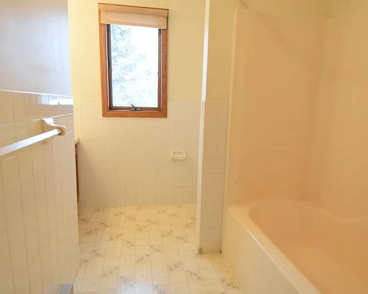 125 Heather Ln — Photo 6