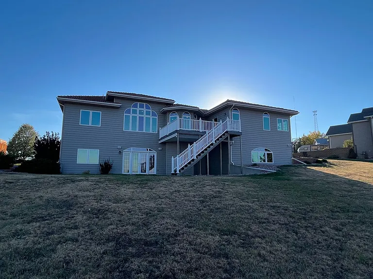 1124 Alta Vista Dr — Photo 5