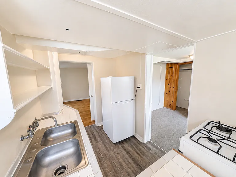 1530 Kearney St — Photo 3