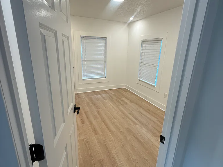 3639 Agnes Ave — Photo 7