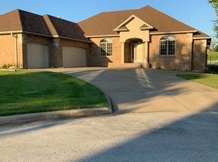 1054 N New Castle Ave, Springfield, MO 65802