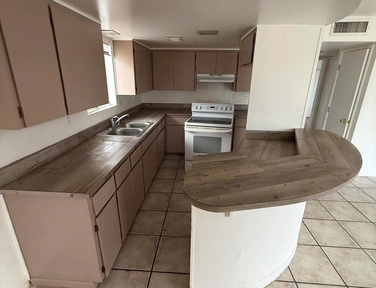 2 bed, 1.0 bath, 800 sqft, $1,100 — Photo 4