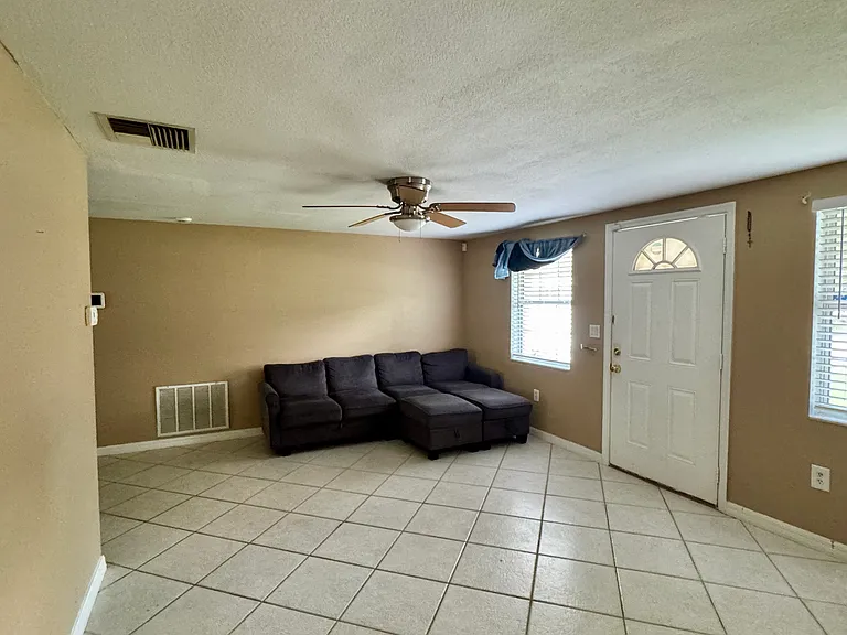 6110 Louisiana Ave — Photo 2