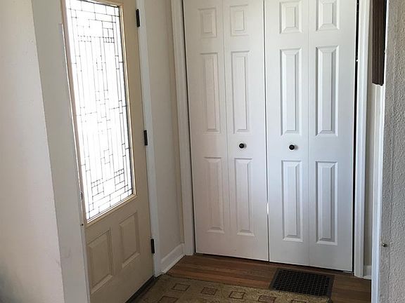 3rd image of 434 Stacey Rd