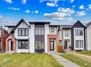 8526 N 47th Ave NW, Calgary, AB T3B1Z4