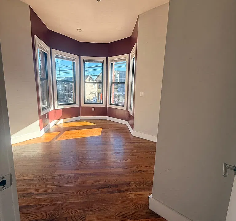 739 Garfield Ave #2B