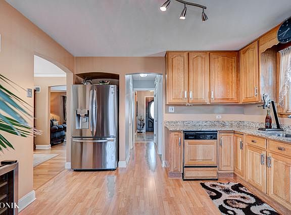 5th image of 8331 N Oriole Ave