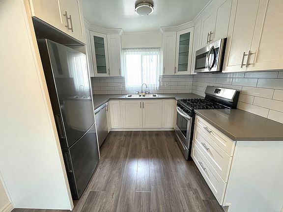 2nd image of 3635 Westwood Blvd APT 4