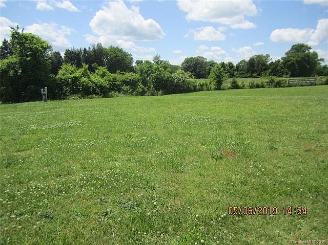 2nd image of 240 Charolais Dr