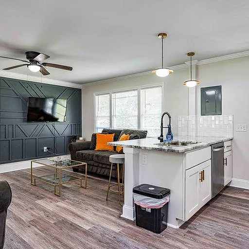 1113 E Oak Dr — Photo 10