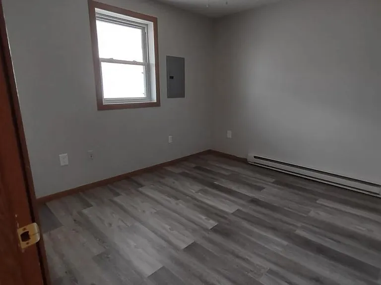 133 E Mechanic St — Photo 7