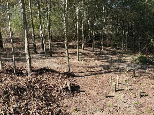 105 Eagle Ct, Crestview, FL 32539