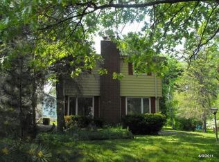 6427 N Tichigan Rd, Waterford, WI 53185