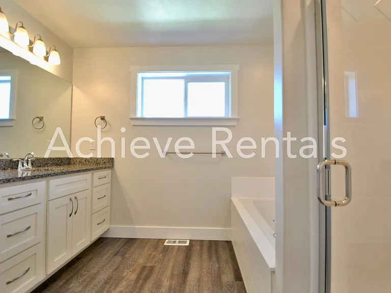 2049 N 380 E — Photo 9