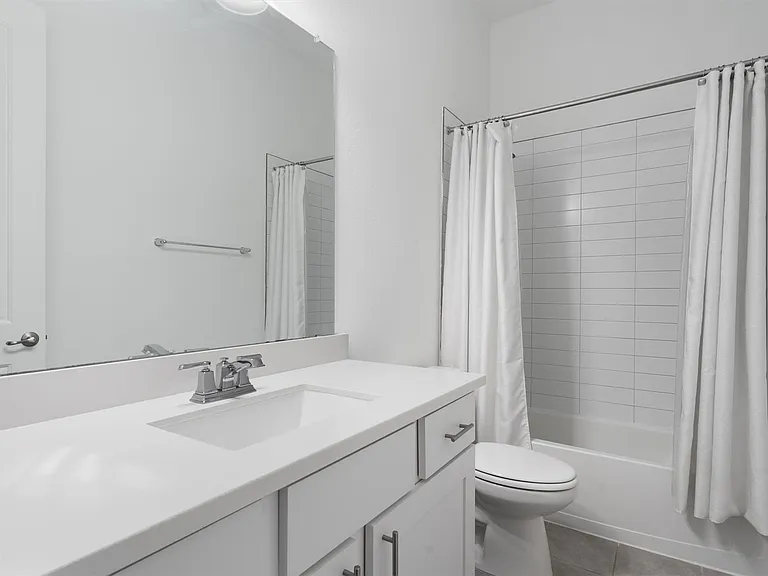 504 Pulitzer Dr — Photo 33