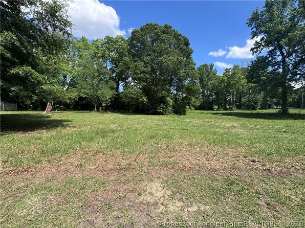 305 S Seneca St, Lumberton, NC 28358
