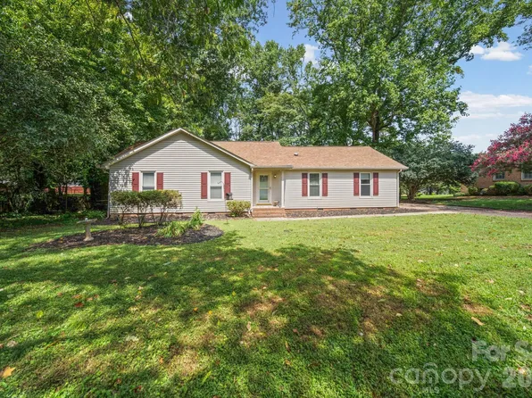 4710 Carving Tree Dr, Mint Hill, NC 28227