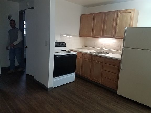 3rd image of 1701 Sullivant Ave