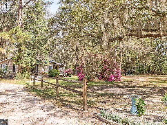 2nd image of 1679 Hodgeville Rd