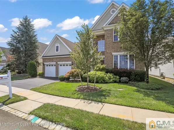 42 Riviera Dr, Monroe Township, NJ 08831