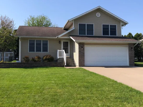 1604 Clay Ct, Oskaloosa, IA 52577