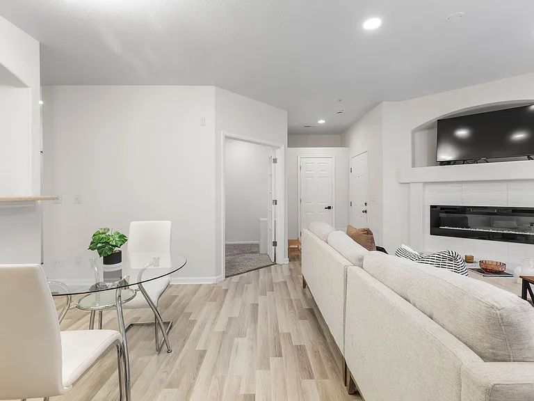 5255 Memphis St #1007 — Photo 5