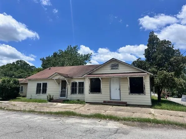 420 Prince Ave, Tifton, GA 31794